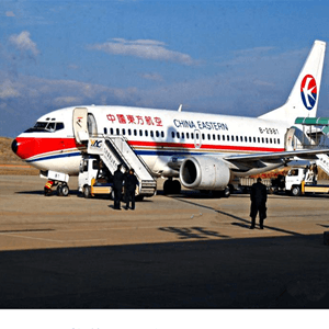 锦州湾航空运输航空快运业稳步发展的原因是什么？